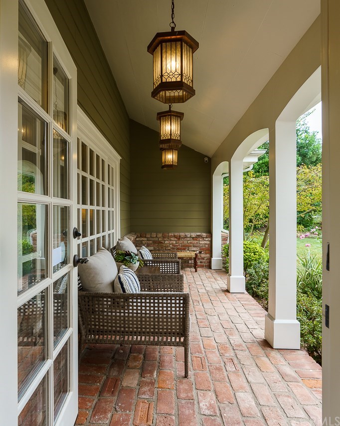 2127 Lyans Drive La Canada Flintridge, CA 91011 - Photo 6 of 57