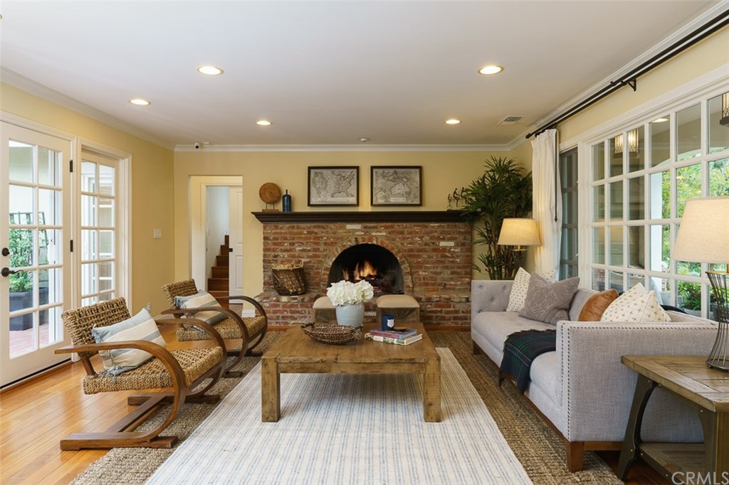 2127 Lyans Drive La Canada Flintridge, CA 91011 - Photo 7 of 57