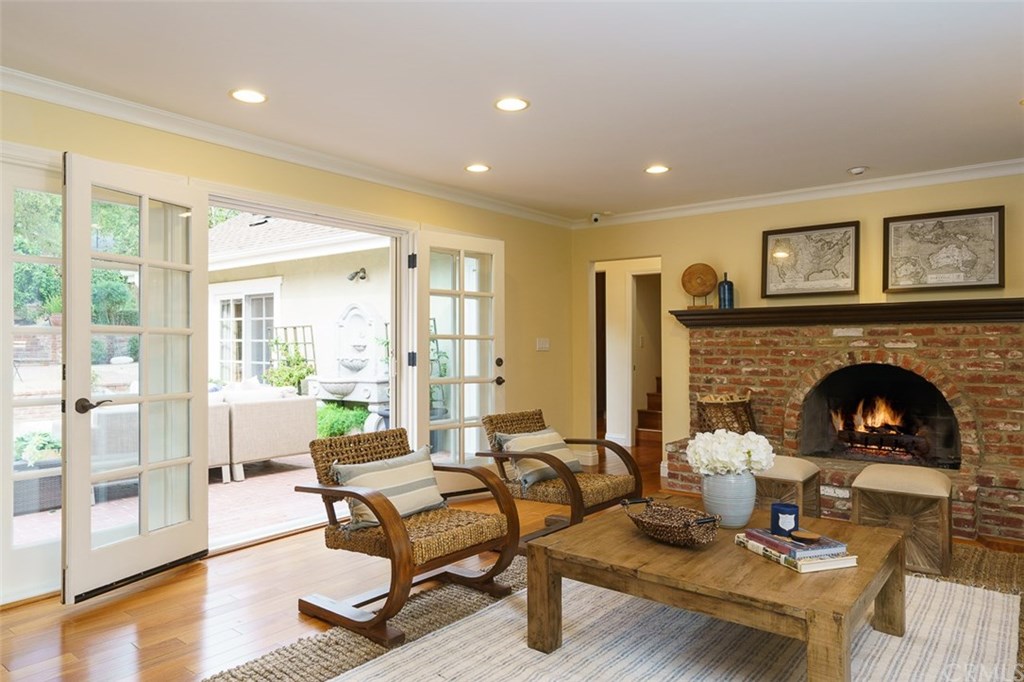 2127 Lyans Drive La Canada Flintridge, CA 91011 - Photo 8 of 57