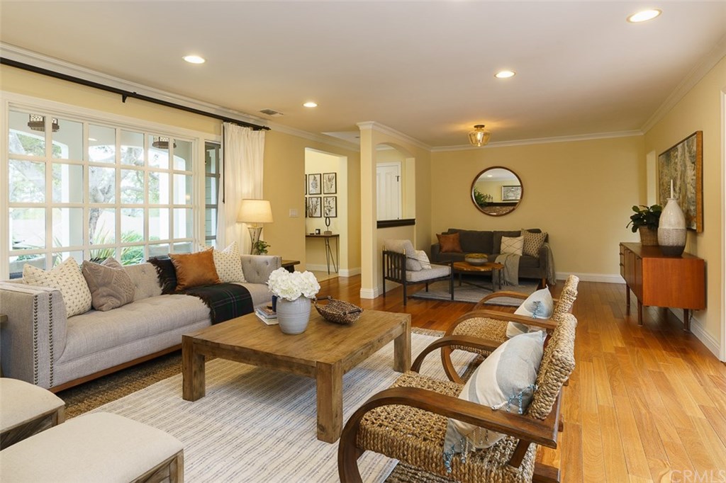 2127 Lyans Drive La Canada Flintridge, CA 91011 - Photo 9 of 57