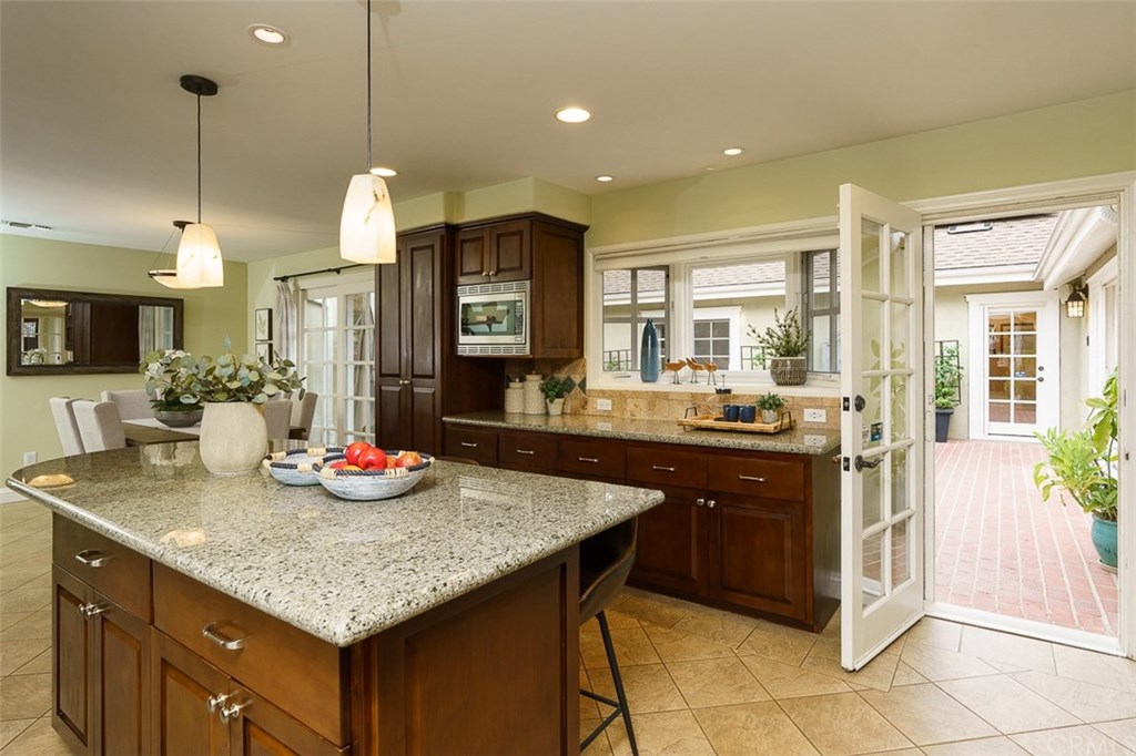 2127 Lyans Drive La Canada Flintridge, CA 91011 - Photo 10 of 57