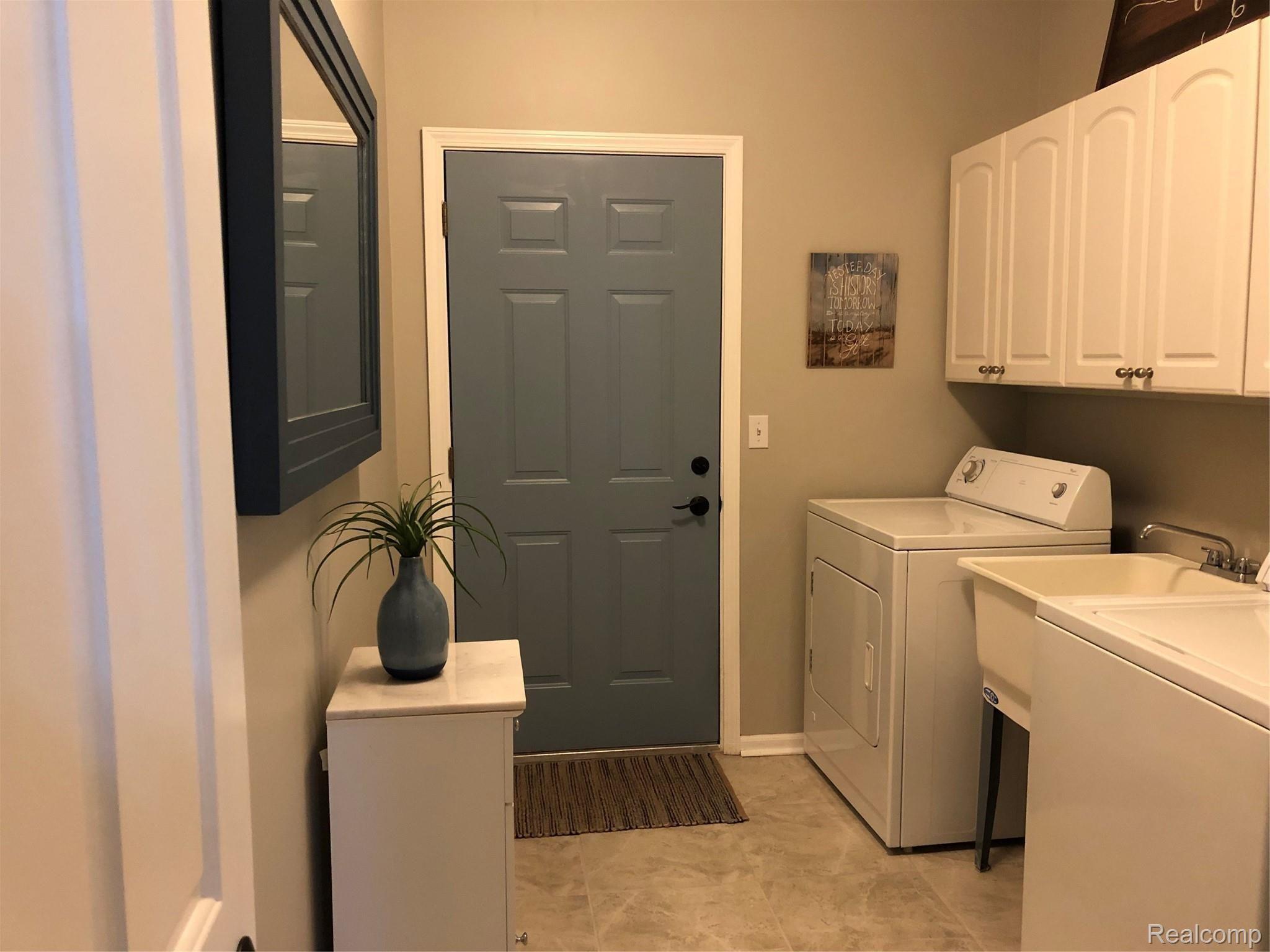 4285 Hampton Ridge Boulevard Howell, MI 48843 - Photo 16 of 20 hamp 15.jpg