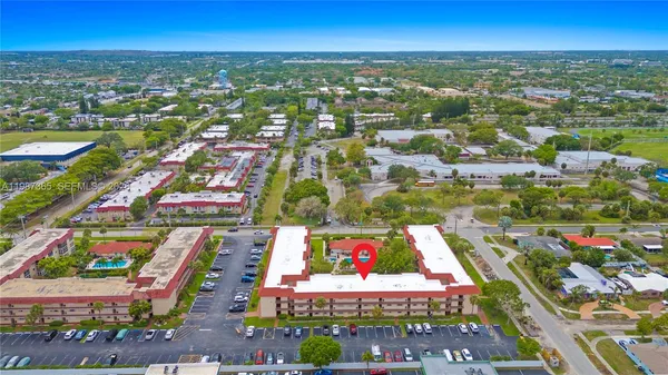 $99,500 | 700 Southeast 6th Avenue, Unit 314, Deerfield Beach, FL 33441