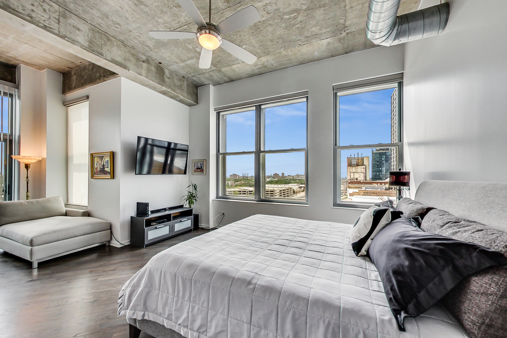 933 West Van Buren Street, Unit 912 Chicago, IL 60607 - Photo 12 of 31