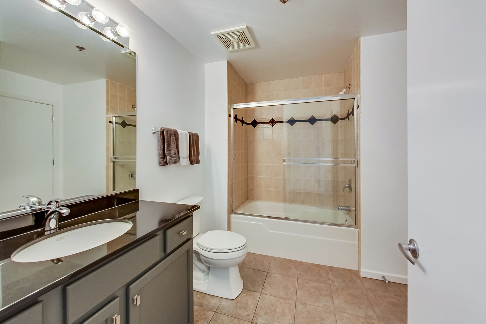 933 West Van Buren Street, Unit 912 Chicago, IL 60607 - Photo 18 of 31