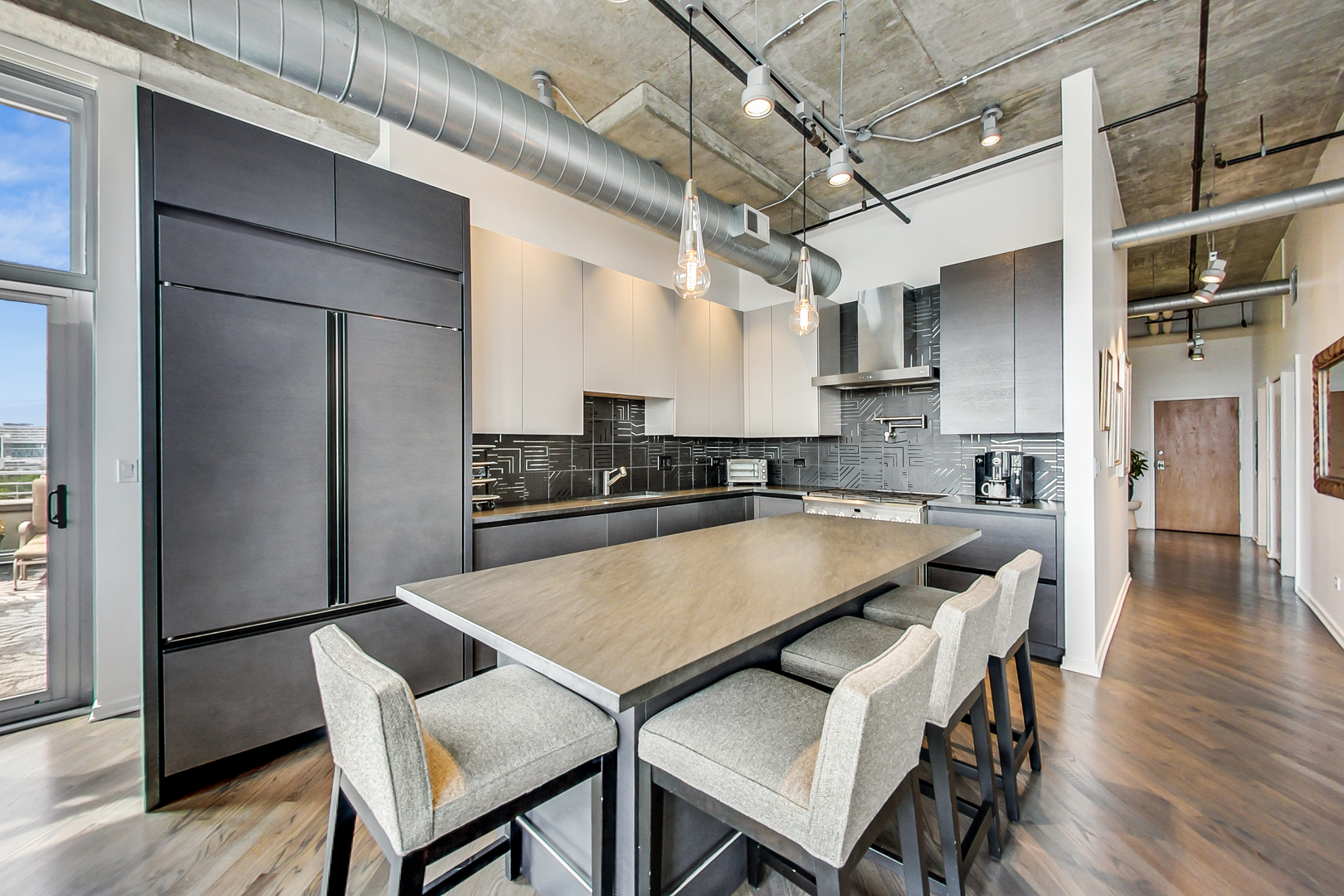 933 West Van Buren Street, Unit 912 Chicago, IL 60607 - Photo 3 of 31