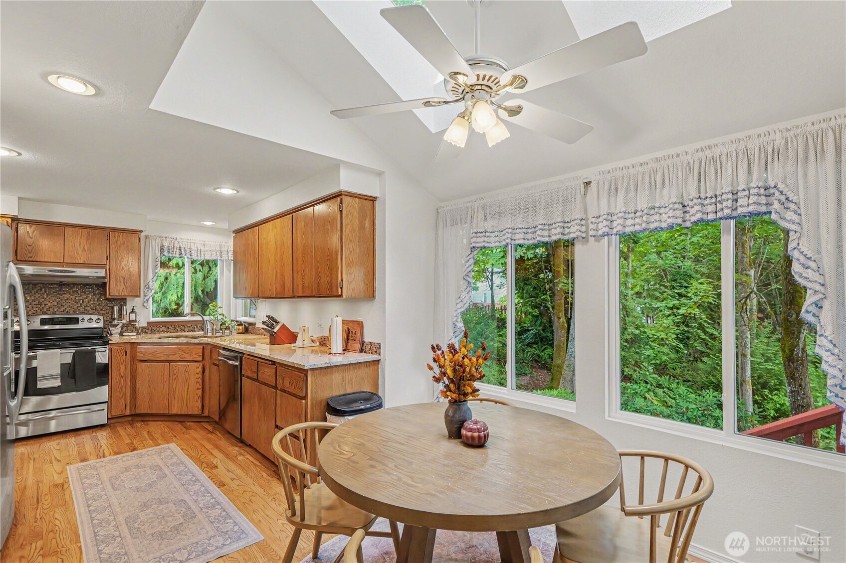 11902 Northeast 168th Street Bothell, WA 98011 - Photo 5 of 32 Gallery Image 5