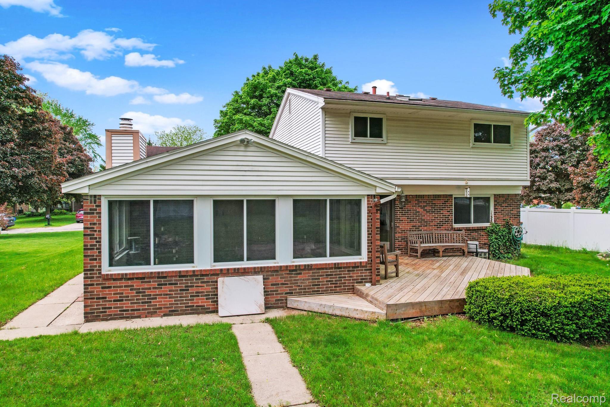 5222 Timber Ridge Trail Clarkston, MI 48346 - Photo 11 of 33 DJI_0695.jpg