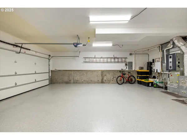 $1,700,000 | 89026 Ocean Drive, Warrenton, OR 97146