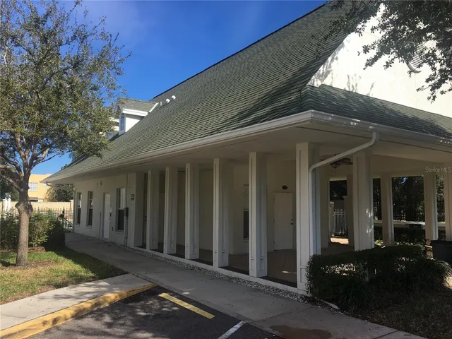 a view of a entrance gate of the house