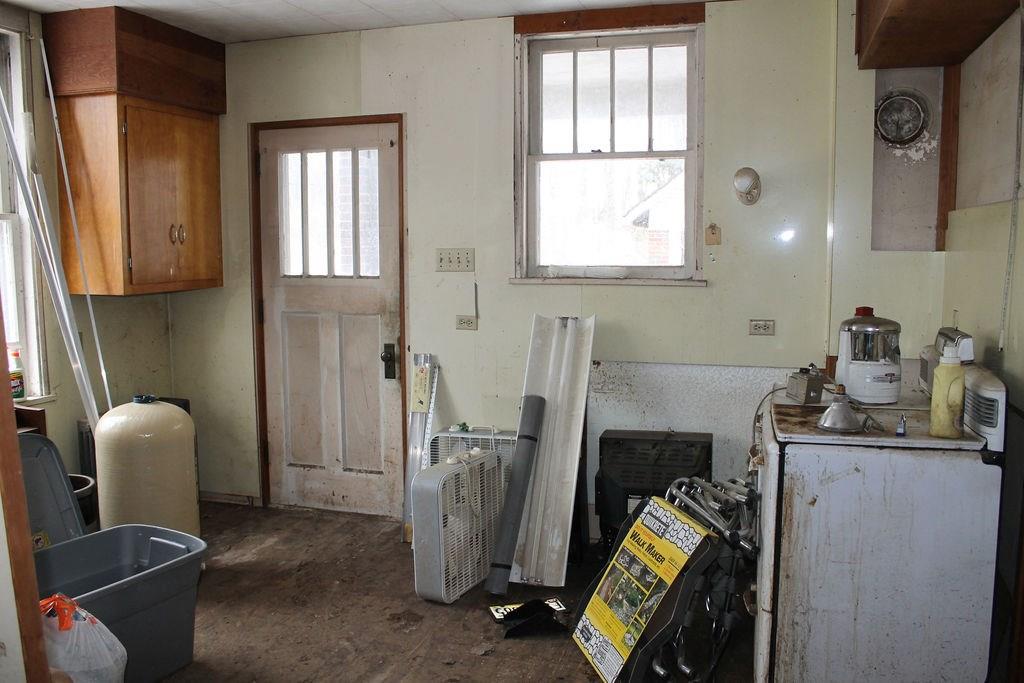 614 New Castle Road Butler, PA 16001 - Photo 5 of 16
