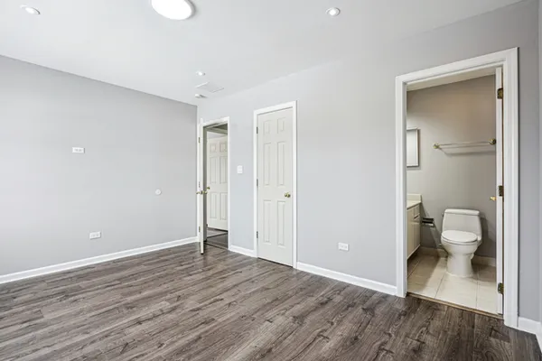 $3,000 | 10406 Waterford Drive, Unit 2, Westchester, IL 60154