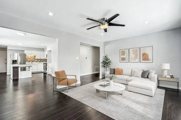 $3,000 | 10406 Waterford Drive, Unit 2, Westchester, IL 60154