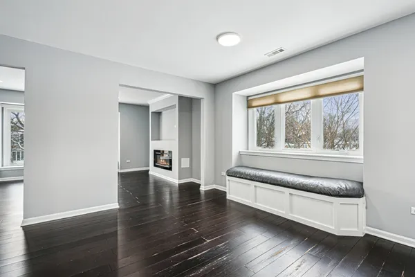 $3,000 | 10406 Waterford Drive, Unit 2, Westchester, IL 60154