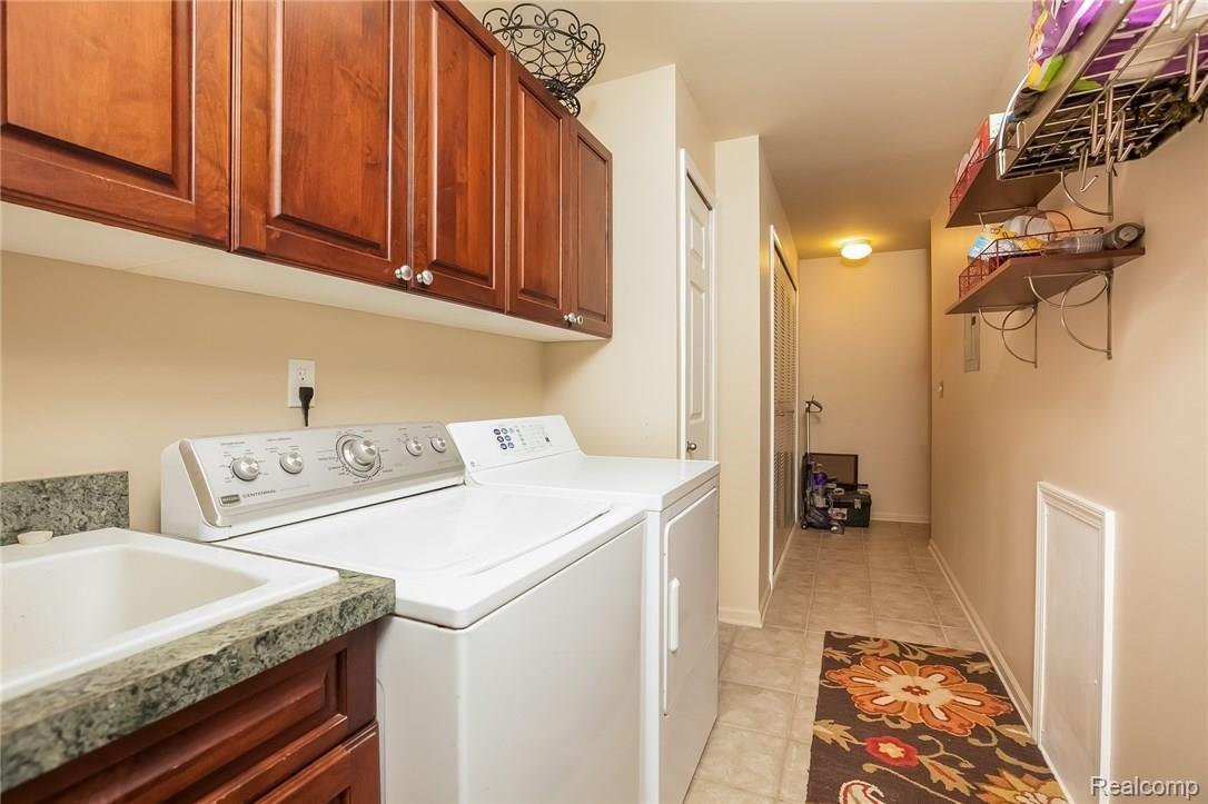 3552 Tremonte Circle, Unit 132 Rochester, MI 48306 - Photo 12 of 23 tremonte11.jpg