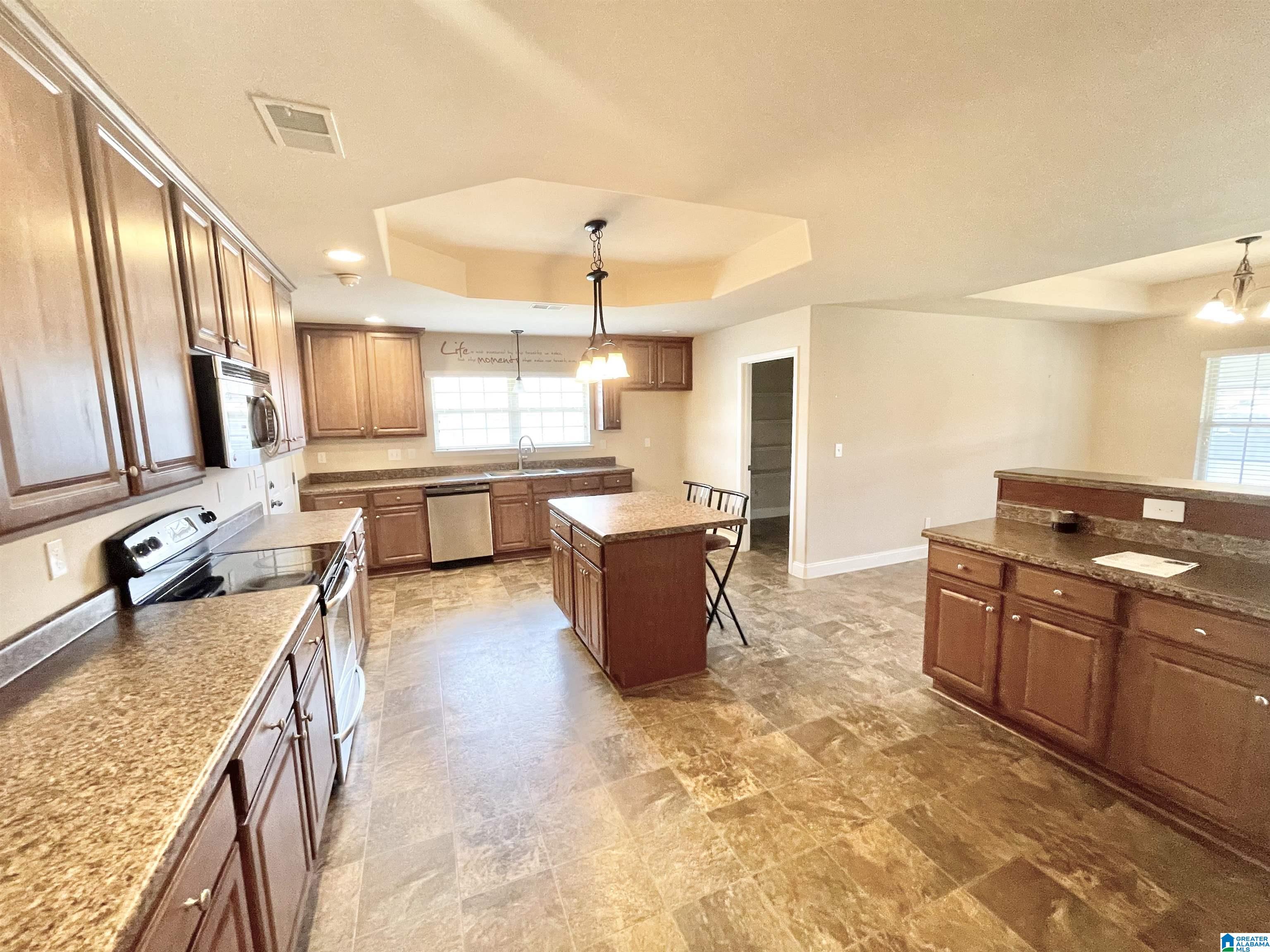 348 Tanglewood Circle Alabaster, AL 35007 - Photo 9 of 29