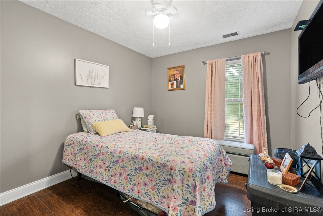 1329 Valley View Road New Albany, IN 47150 - Photo 22 of 35