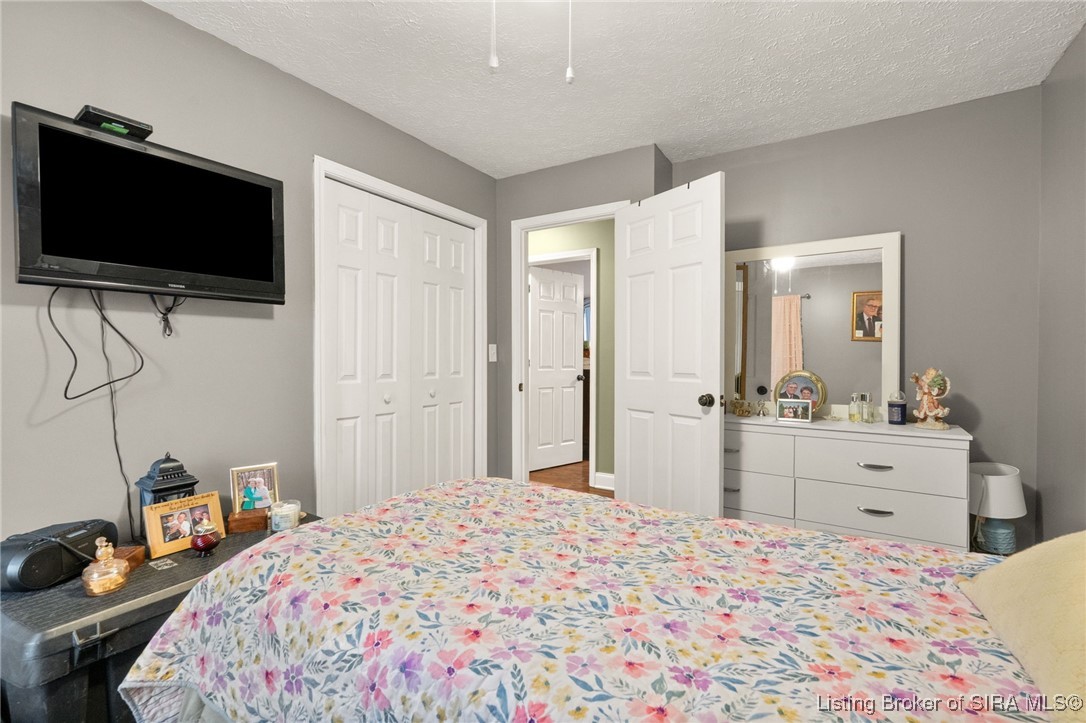 1329 Valley View Road New Albany, IN 47150 - Photo 23 of 35