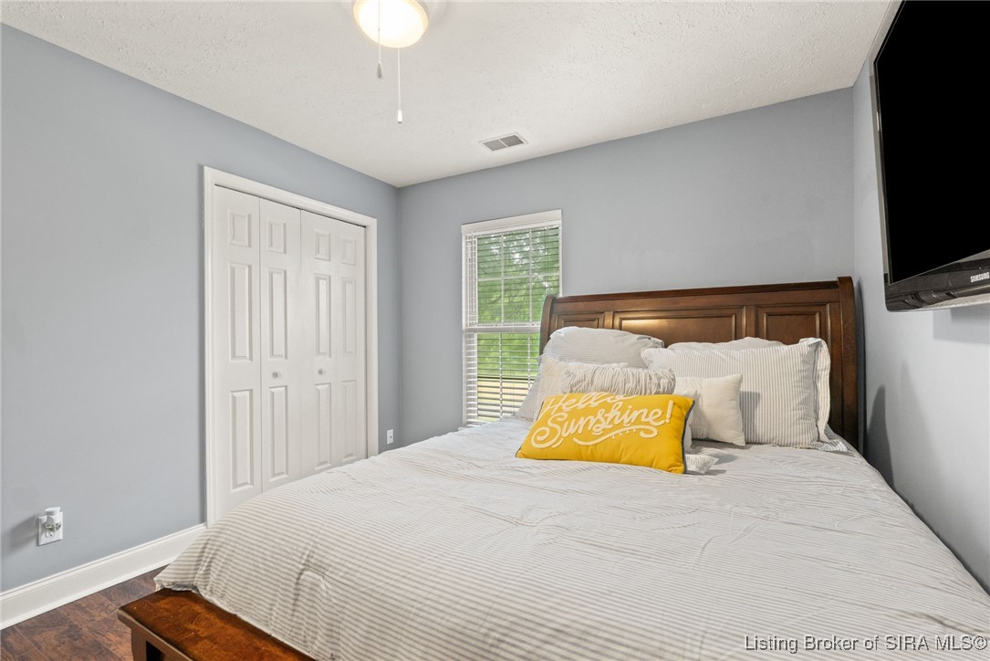 1329 Valley View Road New Albany, IN 47150 - Photo 27 of 35