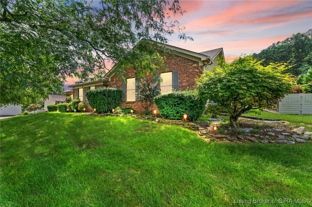 1329 Valley View Road New Albany, IN 47150 - Photo 4 of 35