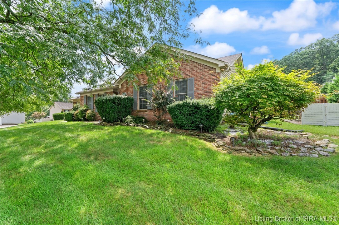 1329 Valley View Road New Albany, IN 47150 - Photo 5 of 35