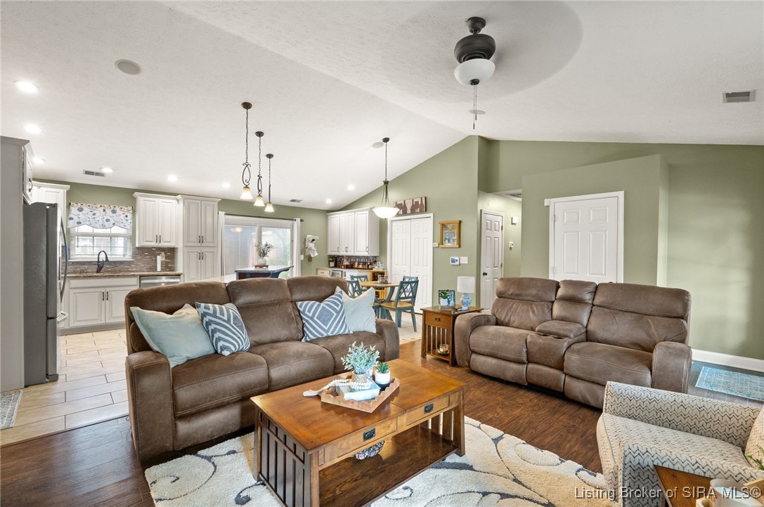 1329 Valley View Road New Albany, IN 47150 - Photo 10 of 35