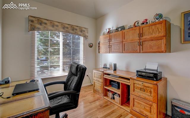5648 Sonnet Ridge Point Colorado Springs, CO 80918 - Photo 19 of 36 Gallery Image 19
