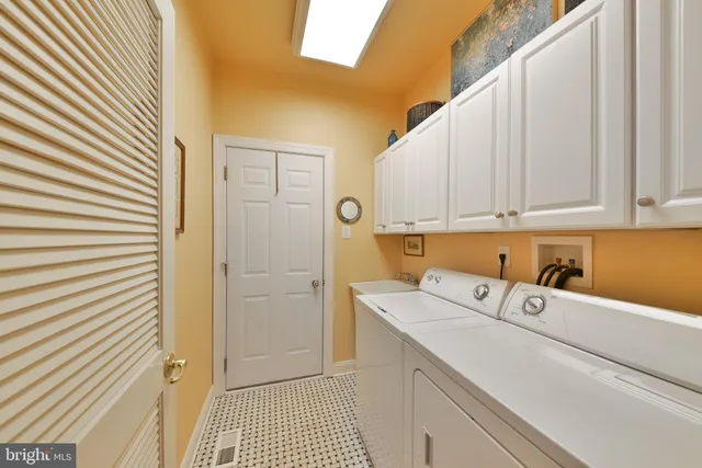 $900,000 | 617 Heath Court, Lambertville, NJ 08530