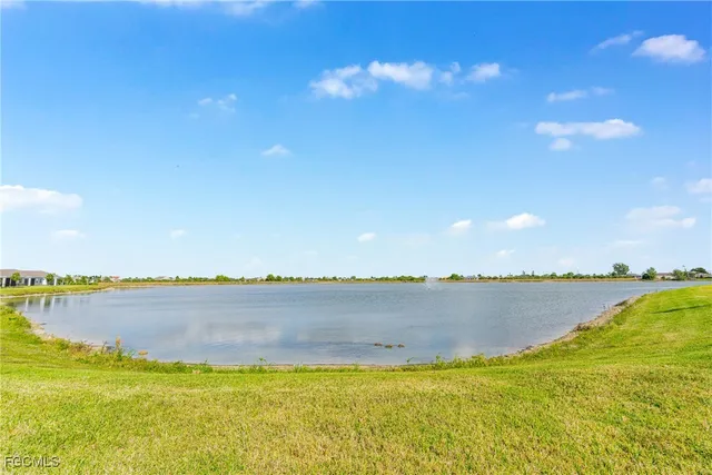 $2,300 | 607 Parkshore Lake Ave Cape, Cape Coral, FL 33993