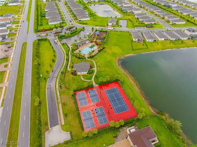 $2,300 | 607 Parkshore Lake Ave Cape, Cape Coral, FL 33993