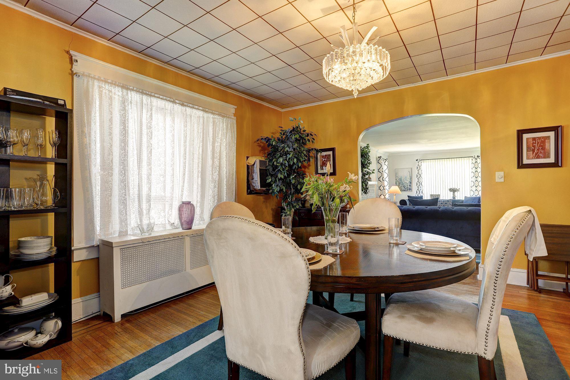 3919 Pinkney Road Baltimore, MD 21215 - Photo 6 of 24 Dining Room