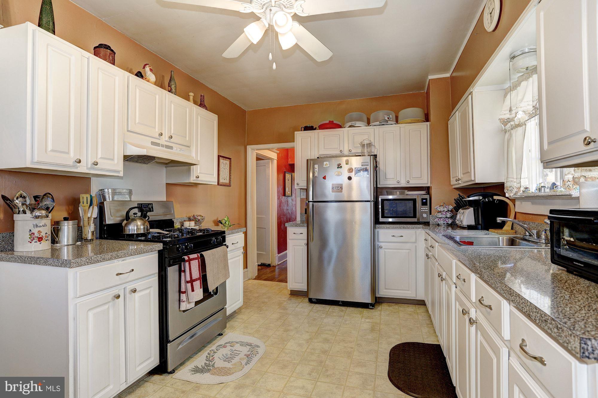 3919 Pinkney Road Baltimore, MD 21215 - Photo 9 of 24 Eat-in Kitchen
