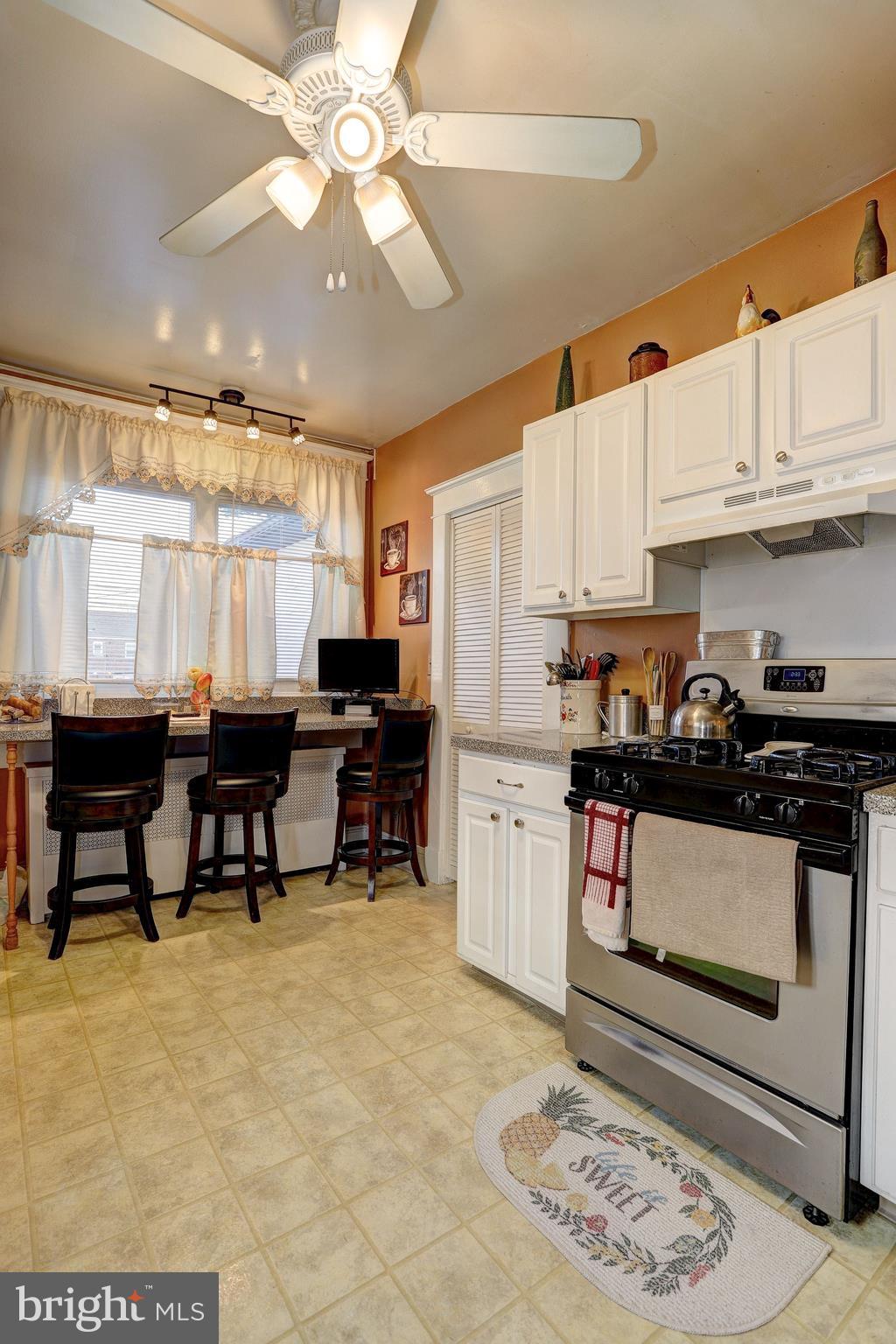 3919 Pinkney Road Baltimore, MD 21215 - Photo 10 of 24 Eat-in Kitchen