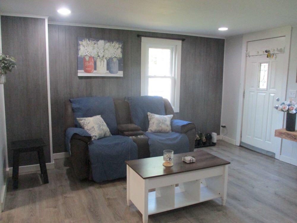 412 North Swan Street Colon, MI 49040 - Photo 3 of 18 l1