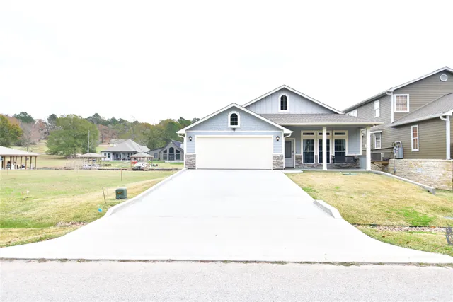 $2,800 | 100 Wildwood Lake Drive, Huntsville, TX 77340