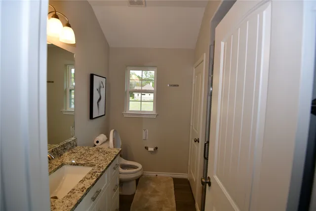 $2,800 | 100 Wildwood Lake Drive, Huntsville, TX 77340