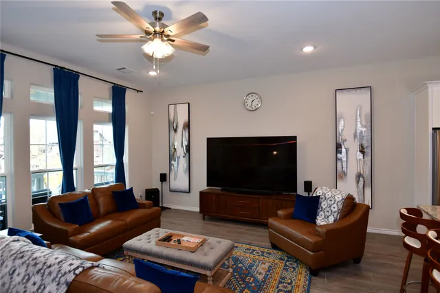 $2,800 | 100 Wildwood Lake Drive, Huntsville, TX 77340