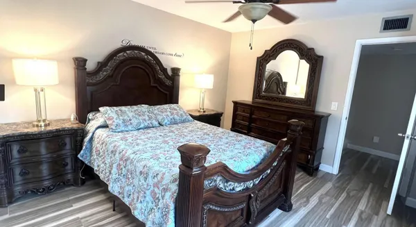 $2,300 | 40 Essex Court, Unit C, Royal Palm Beach, FL 33411