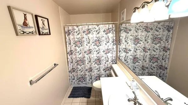 $2,300 | 40 Essex Court, Unit C, Royal Palm Beach, FL 33411
