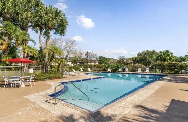 $2,300 | 40 Essex Court, Unit C, Royal Palm Beach, FL 33411