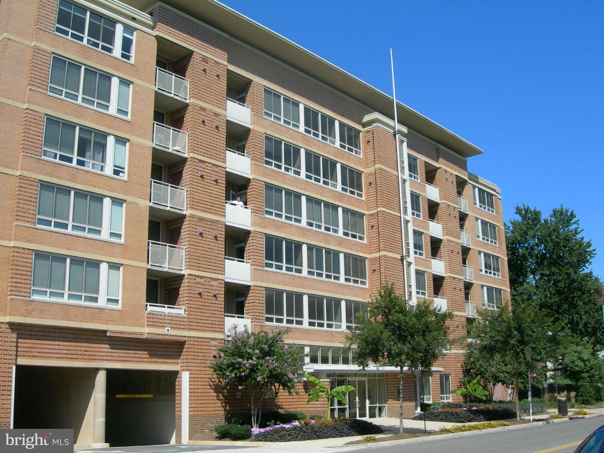 355 I Street Southwest, Unit S423 Washington, DC 20024 - Photo 1 of 23 Exterior (Front)