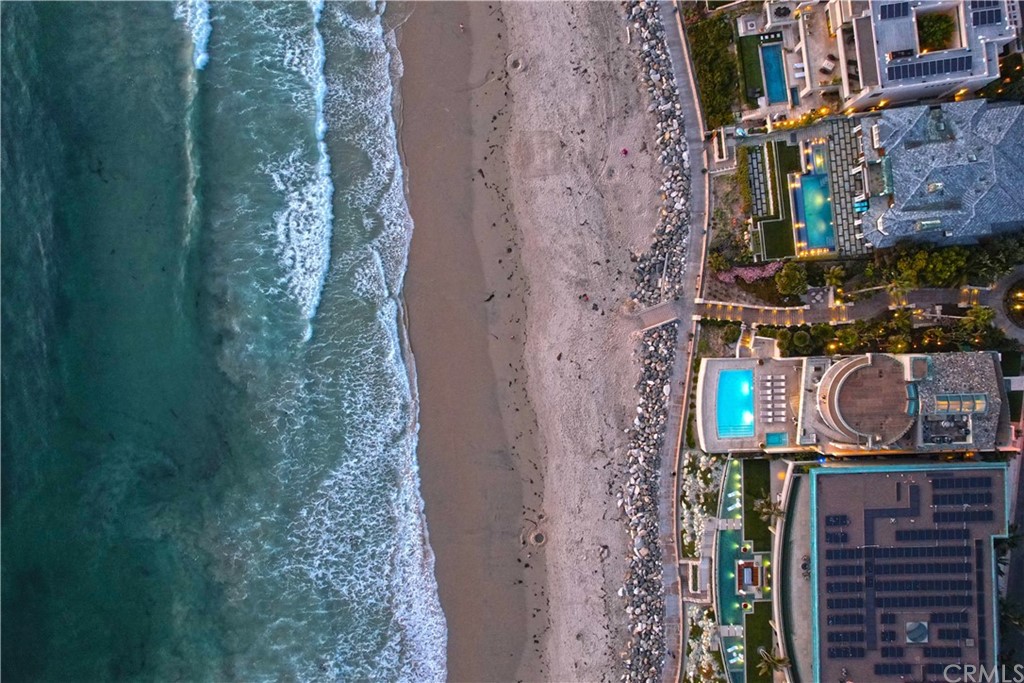 9 Seabreeze Terrace Dana Point, CA 92629 - Photo 27 of 34 a close up of a brick wall