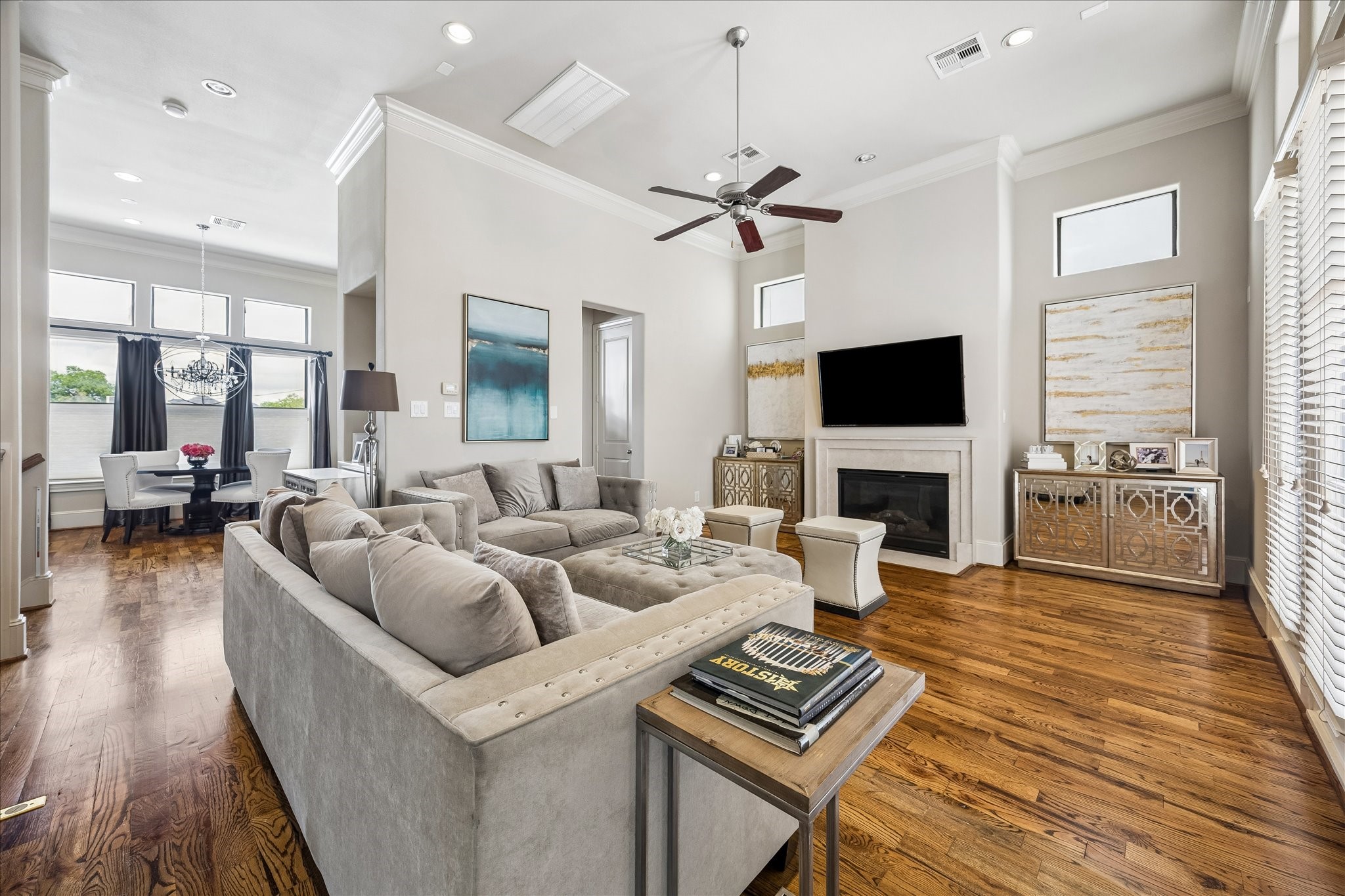 5708 Kansas Street, Unit B Houston, TX 77007 - Photo 5 of 20 Features a gas fireplace and a balcony