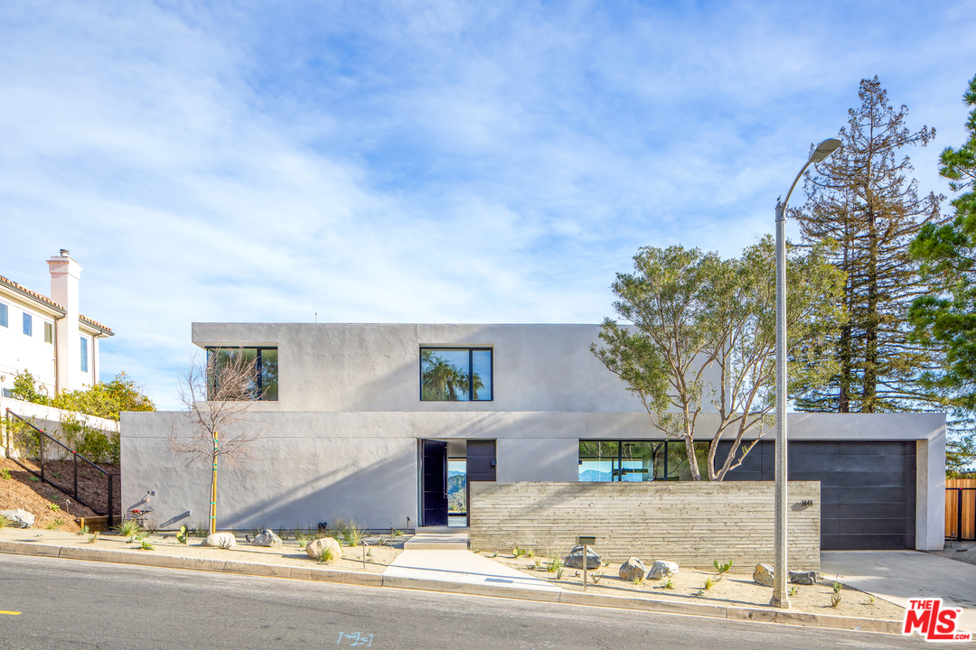 1448 Stradella Road Los Angeles, CA 90077 - Photo 3 of 49