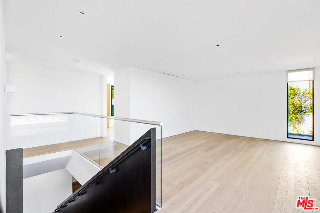 1448 Stradella Road Los Angeles, CA 90077 - Photo 22 of 49