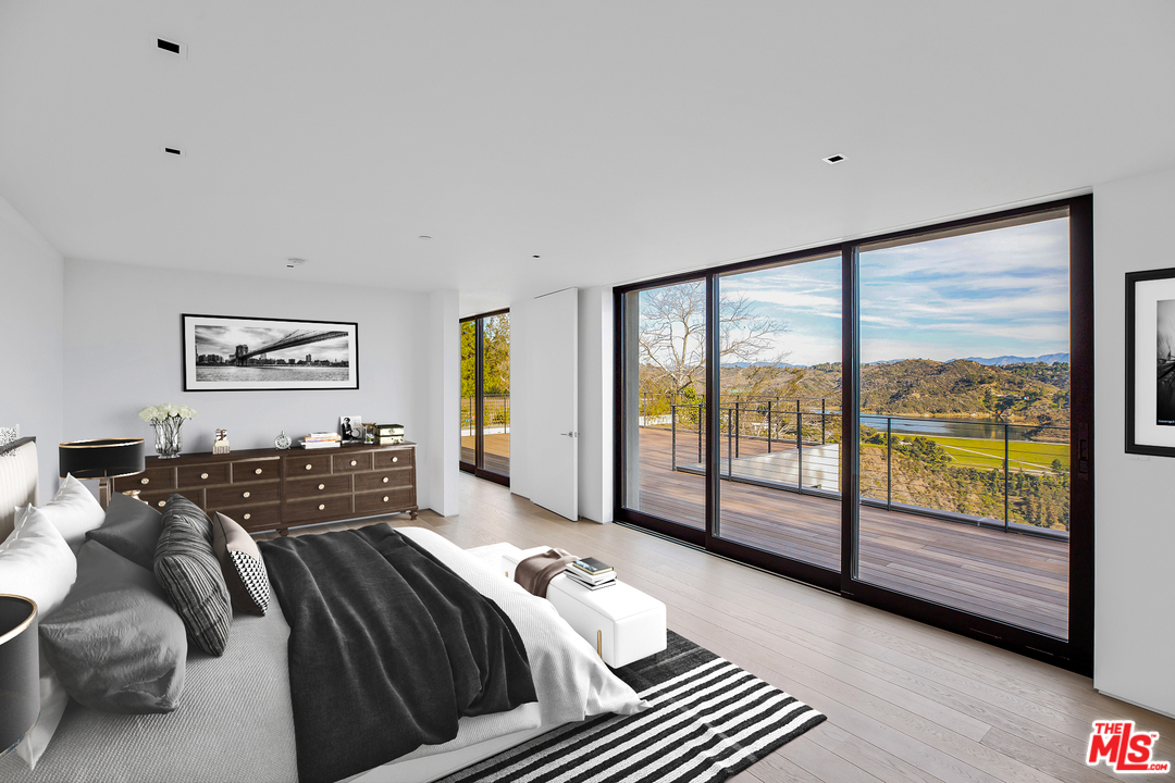 1448 Stradella Road Los Angeles, CA 90077 - Photo 25 of 49