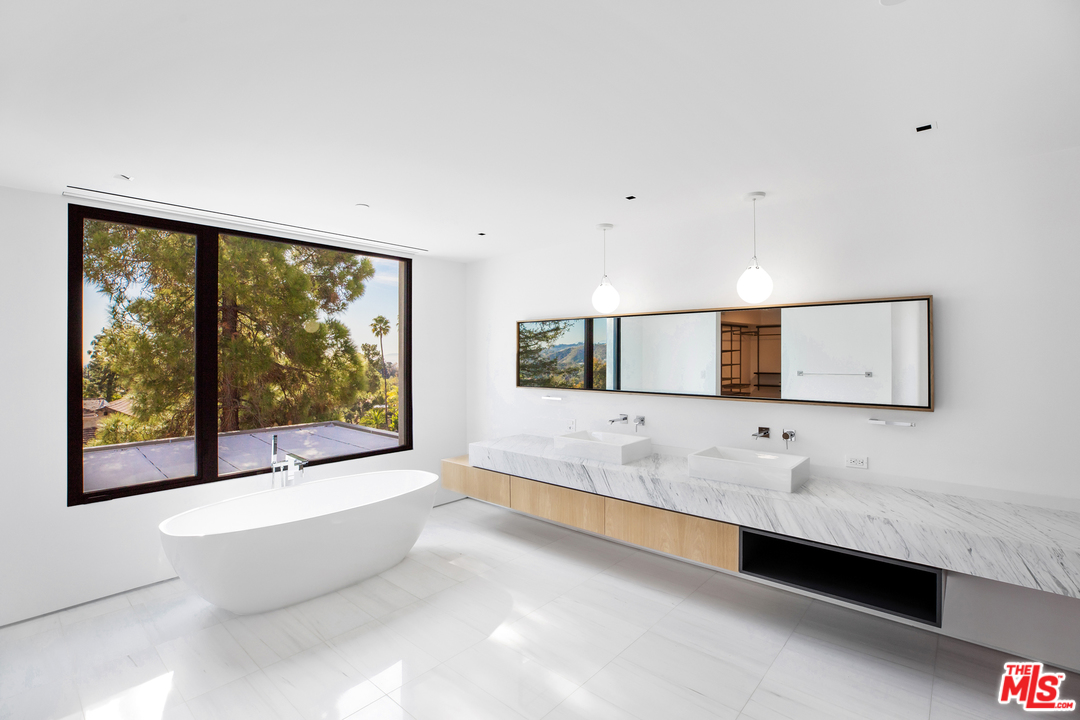 1448 Stradella Road Los Angeles, CA 90077 - Photo 27 of 49