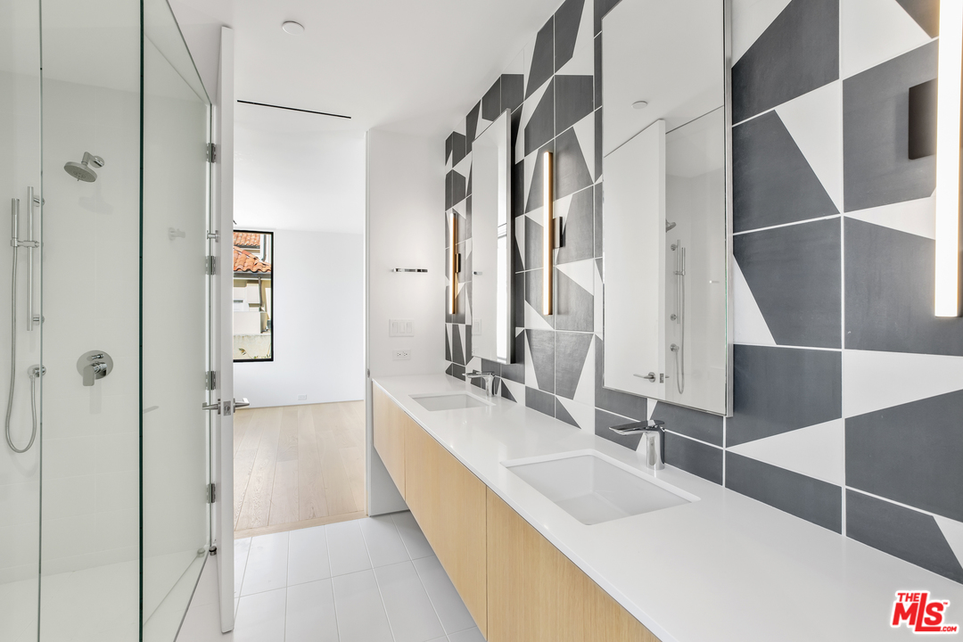 1448 Stradella Road Los Angeles, CA 90077 - Photo 31 of 49