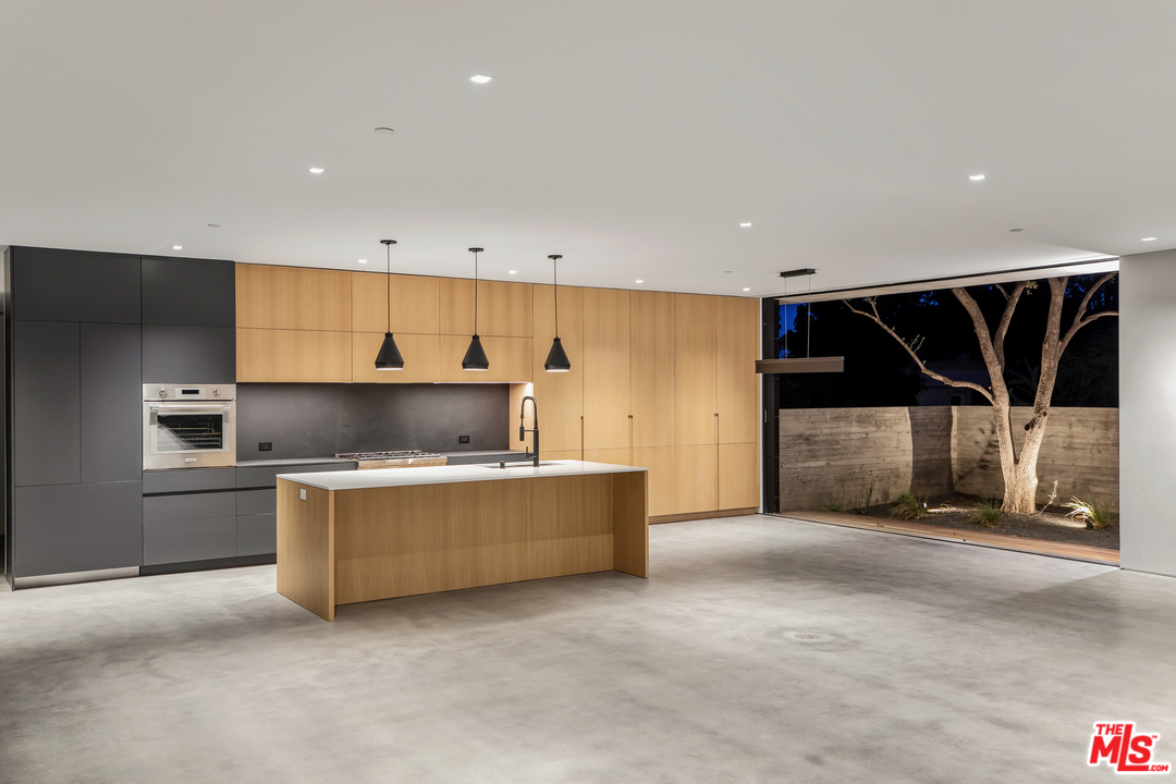 1448 Stradella Road Los Angeles, CA 90077 - Photo 40 of 49