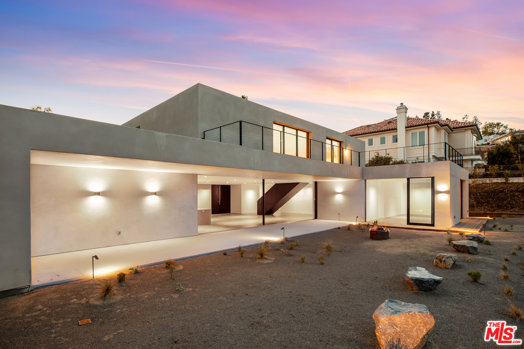 1448 Stradella Road Los Angeles, CA 90077 - Photo 45 of 49